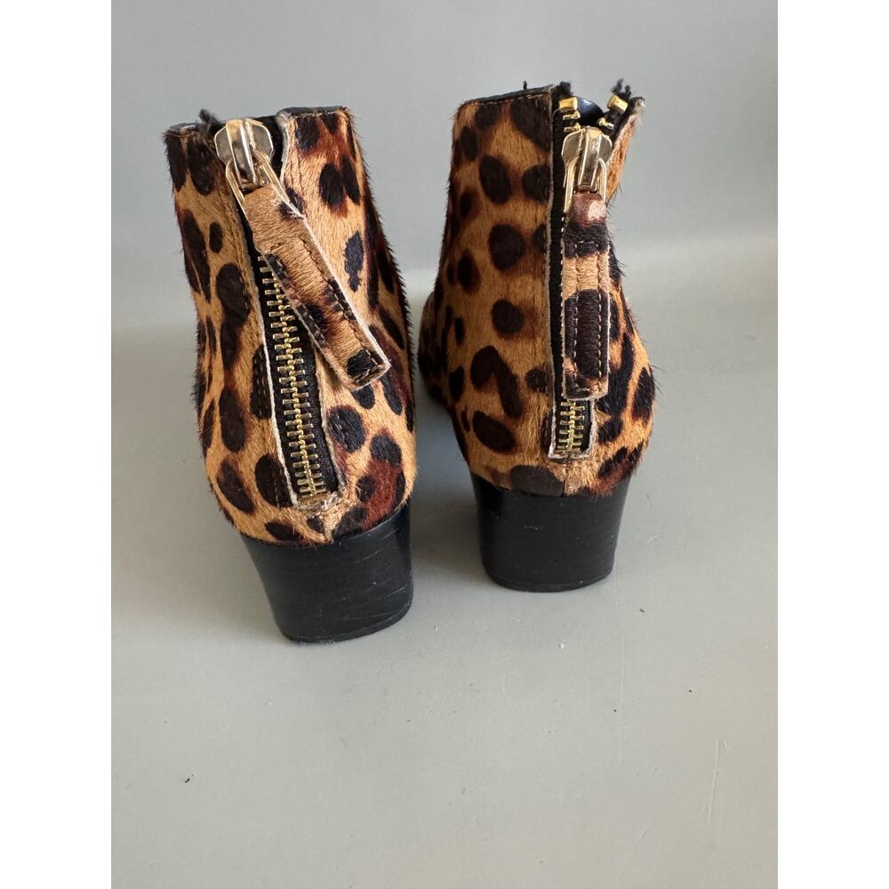 NINE WEST Leopard Print Calf Hair Booties Brown Sz 6.5 Low Heel Almond Toe - Picture 4 of 7
